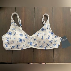 BNWT Hollister bathing suit top